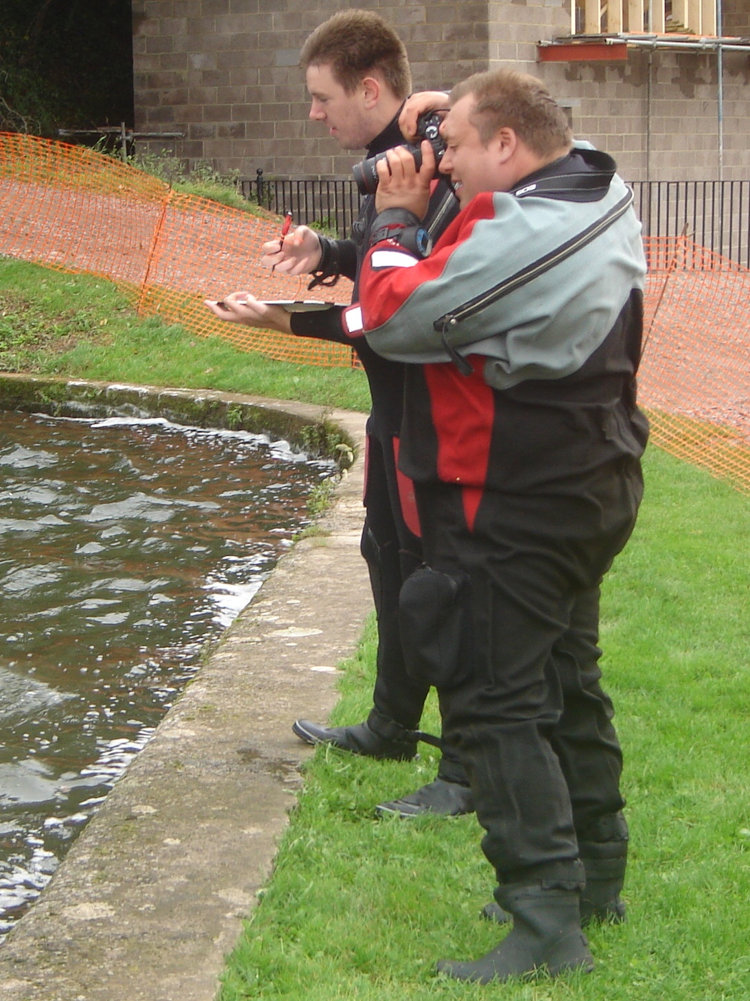 Recording the remains of submerged wrecks at Sharpness